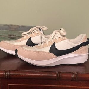 Nike  Waffle debut Black swoosh with tan and white womens size 10